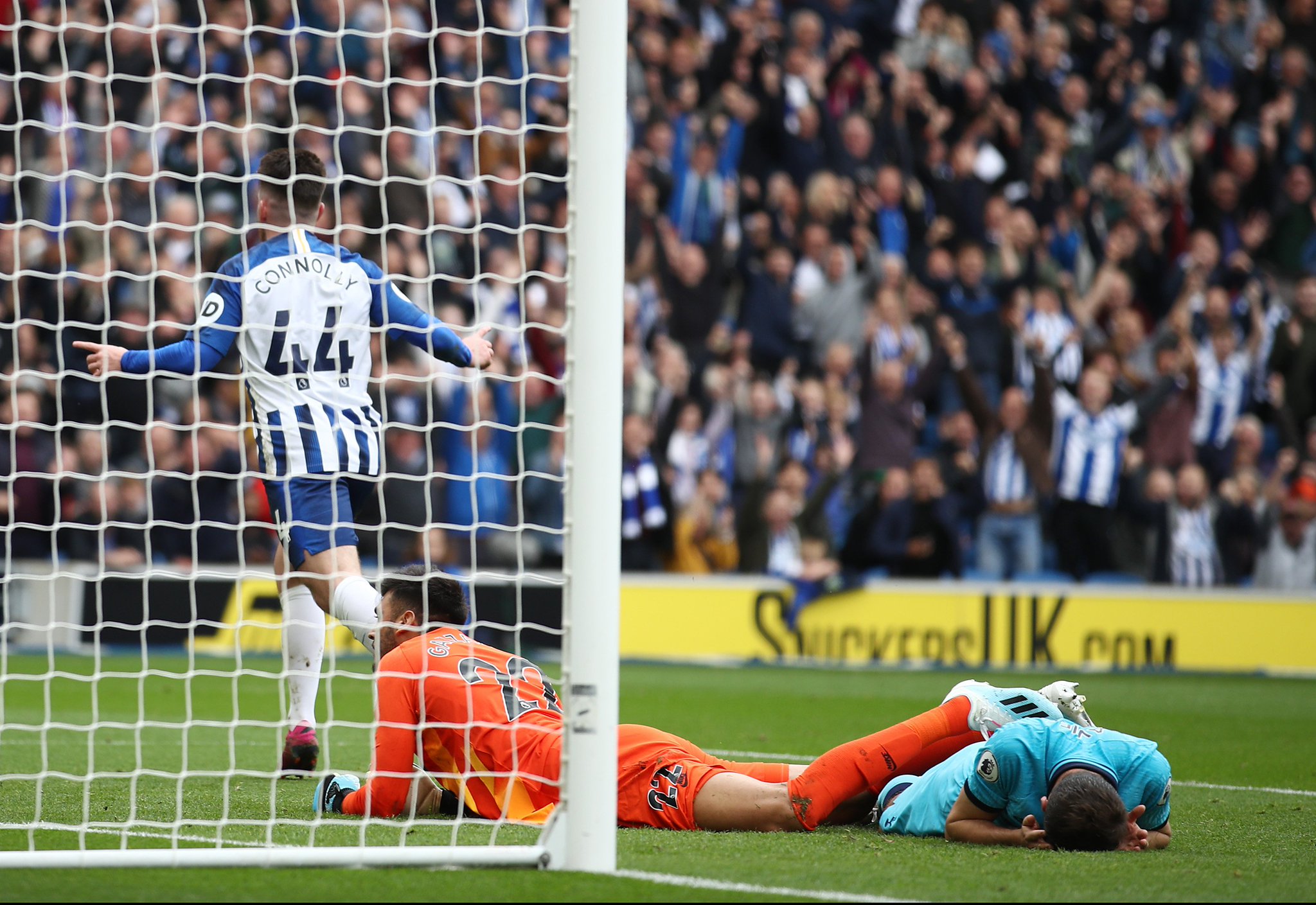 他巧妙地利 他巧妙地利